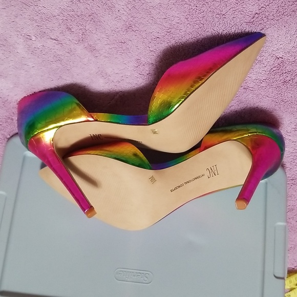 SOLD!!! Women's INC International Concepts Rainbow Metallic Python Print Heels - Picture 3 of 6